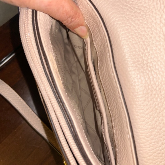 Michael Kors Blush Pink Chain Crossbody - Picture 3 of 8